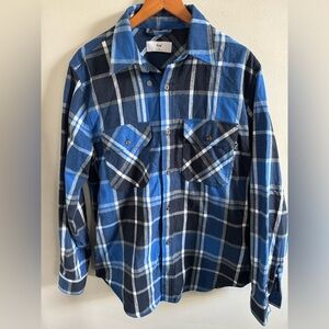Men’s Tna blue flannel button down shirt size small